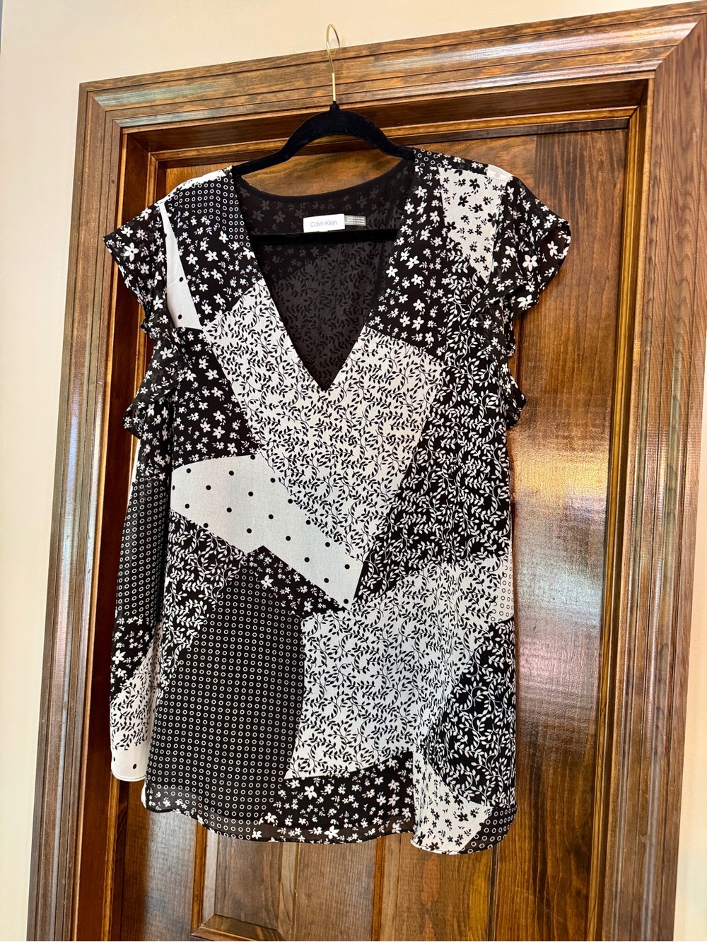 Calvin Klein Black & White Patchwork V-Neck Flutter Sleeve Top